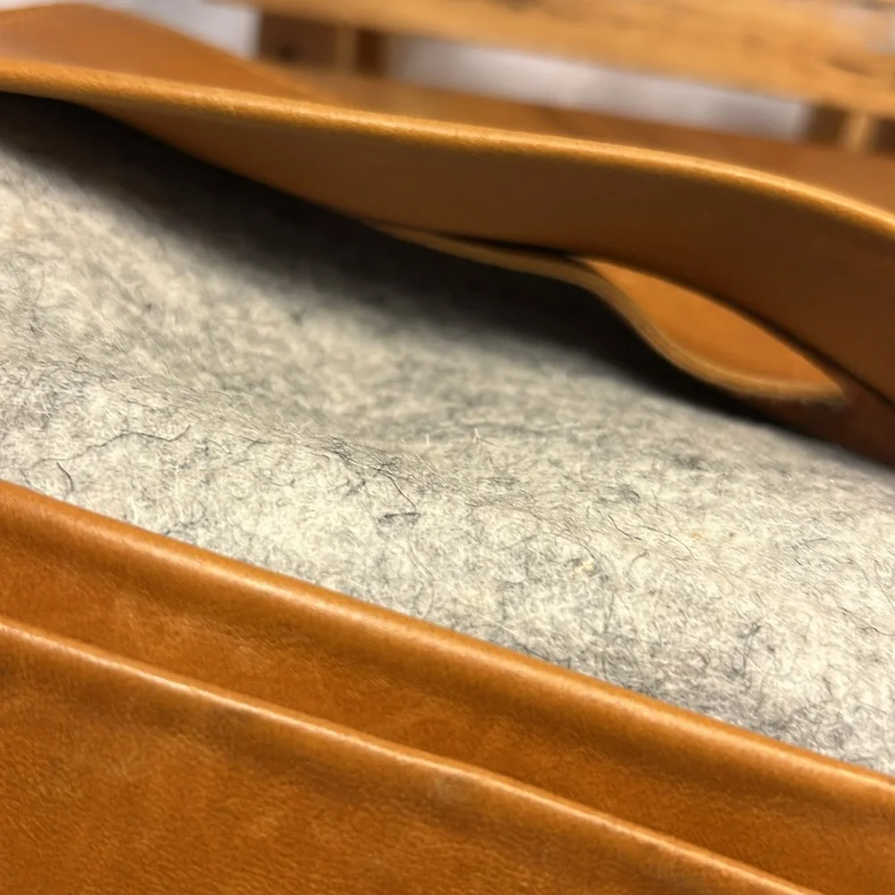 Voyage Prague leather bifold wallet